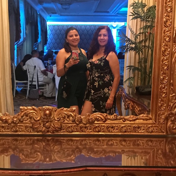 Meet your Posher, Idania - Picture 2 of 2